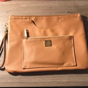 Liz Claiborne portable charging handbag